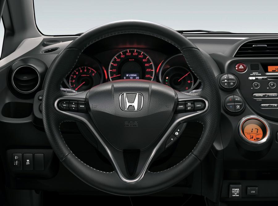  Honda Jazz Si 2012 года  (фото 39 из 45)